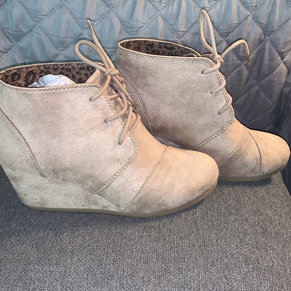 Cute Wedge Booties - Picture 2 of 5